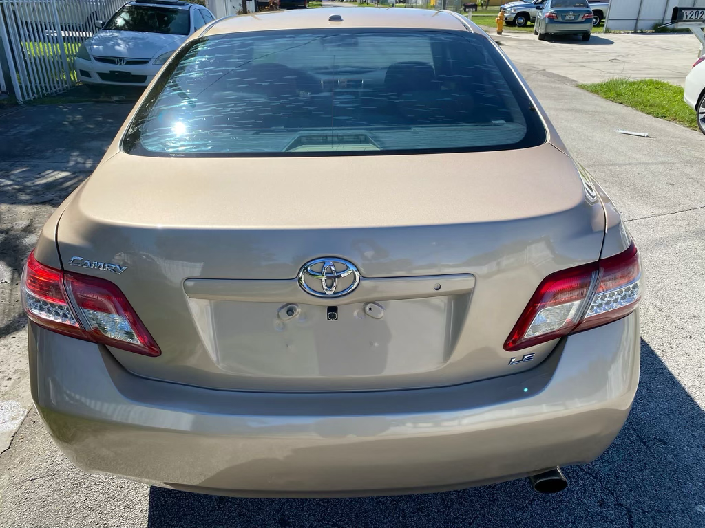 2010 Toyota Camry LE